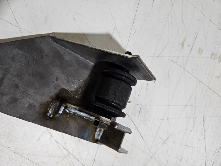 Type 25 Rear Inner Trailing Arm Mount Bracket - Right