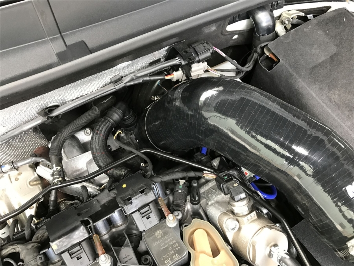 G7 MST Big Bore Turbo Inlet Elbow With Silicone Hose - 2.0 TSI